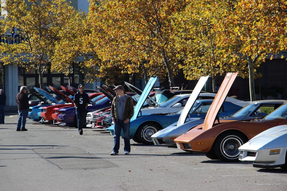 Columbus Cars and Coffee at Lennox Town Center Kevin Payravi, Wikimedia Commons